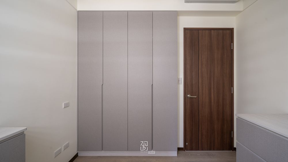 奶油弧光-更衣區